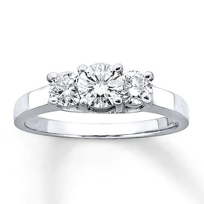 Previously Owned Ring 1 ct tw Round-cut Diamonds 14K White Gold