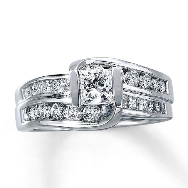 Previously Owned Diamond Engagement Ring 1-3/8 ct tw Princess & Round-Cut 14K White Gold