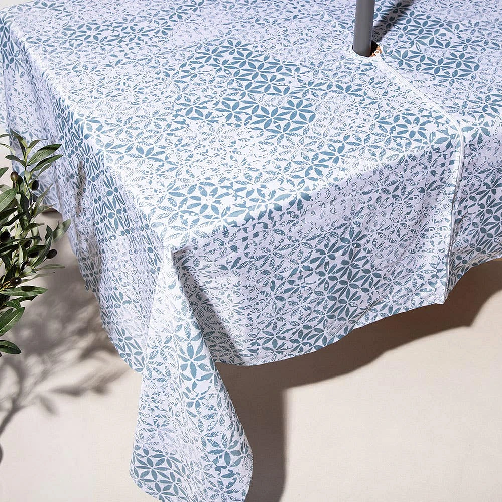 Harman Zipper 'Blue Tile' Patio Tablecloth 60 x 90" (Multi Colour)