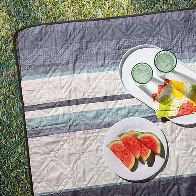 Needle & Pine Water Resistant 'Waffle Stripe' Outdoor Blanket (Navy)
