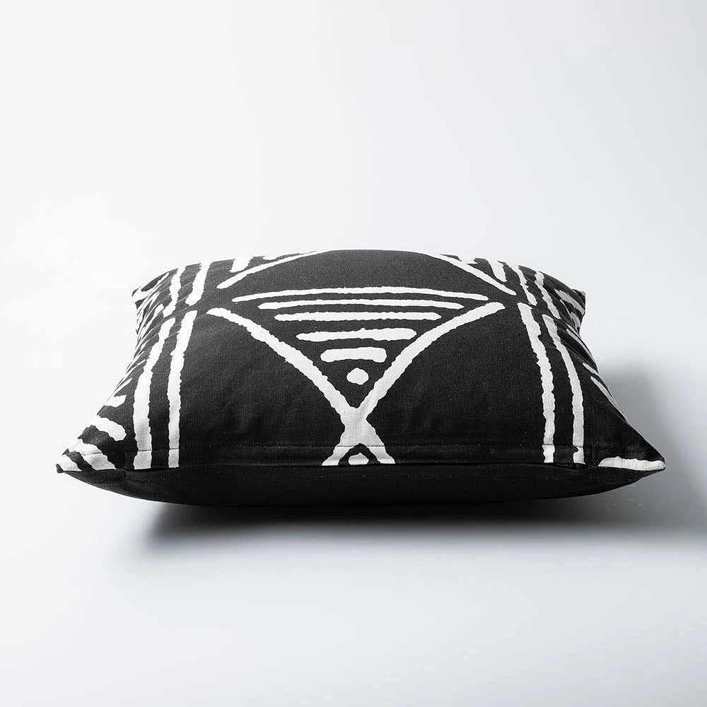 KSP Comfort 'Masa' Cushion (Black/White) 40 x 40cm