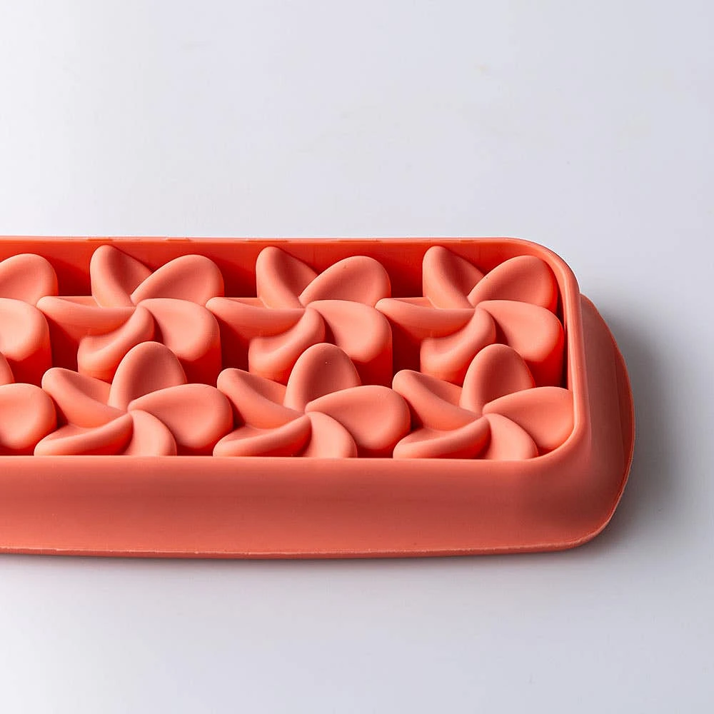 Joie Shapes 'Plumeria' Ice Cube Tray 8-capacity (Pink)