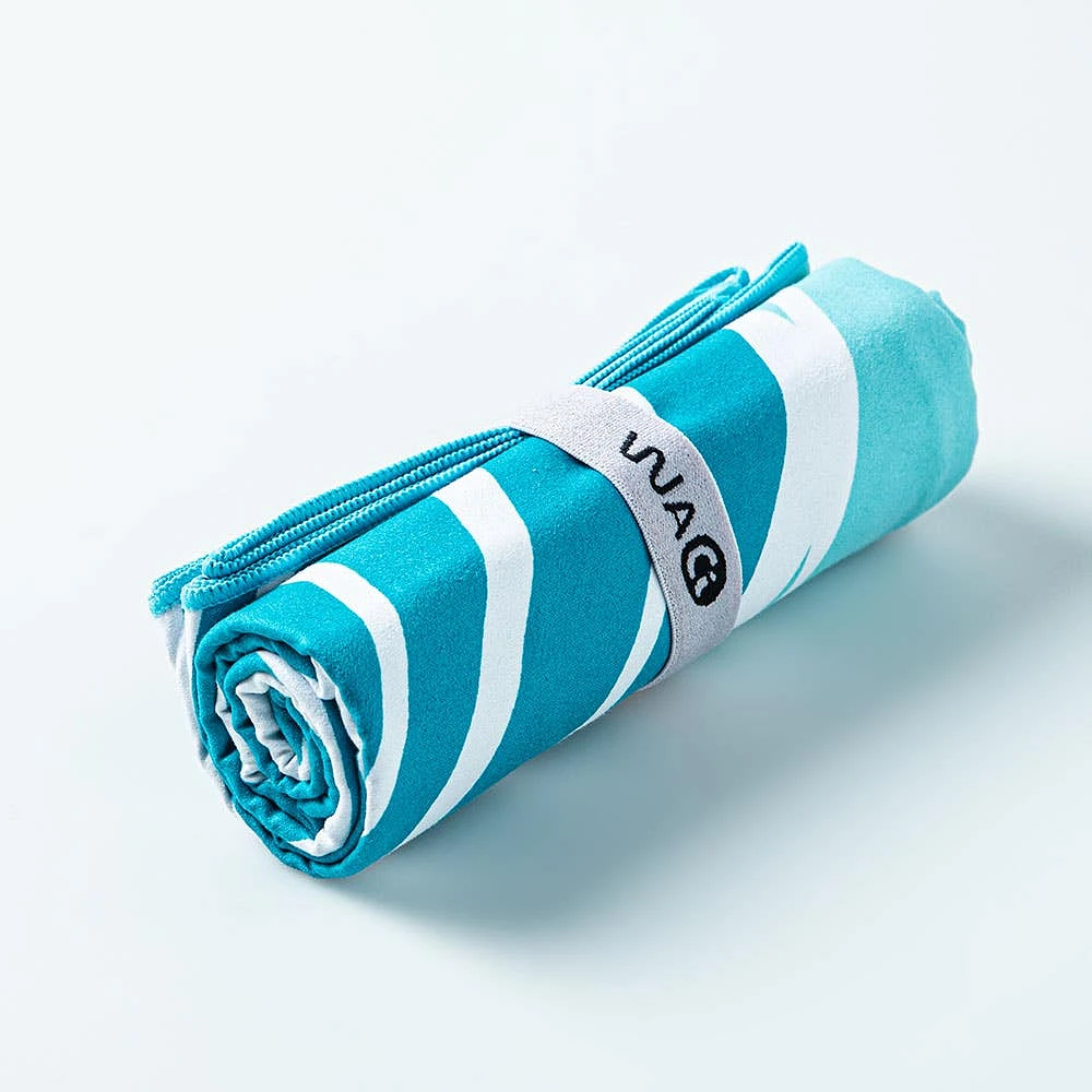 Waci Fast Drying 'Waves' Microfiber Beach Towel 30 x 60" (Blue/White)