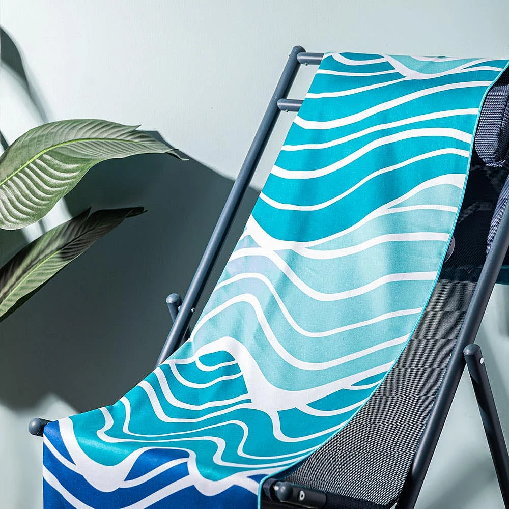 Waci Fast Drying 'Waves' Microfiber Beach Towel 30 x 60" (Blue/White)