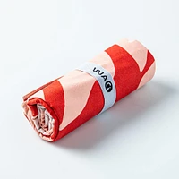 Waci Fast Drying 'Elephant Ears' Microfiber Beach Towel (Red/Beige)