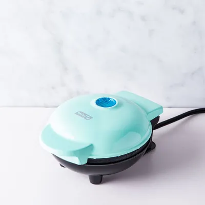 Dash Mini Round Griddle (Aqua)