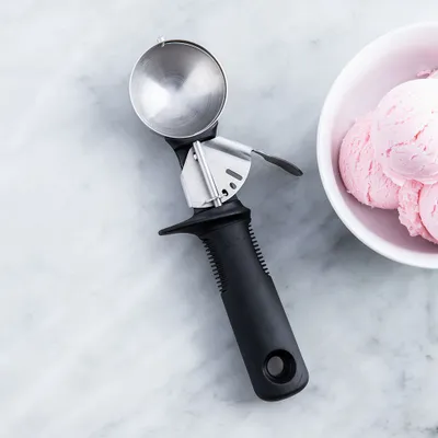 OXO Good Grips Ice Cream Scoop with Trigger (Black)