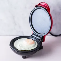 Dash Mini Round Griddle (Red)