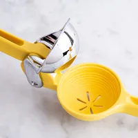 Chef'N Fresh Force Hand-Held Citrus Juicer (Yellow)