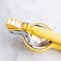 Chef'N Fresh Force Hand-Held Citrus Juicer (Yellow)