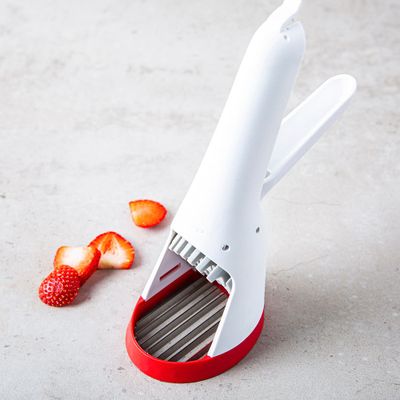Chef'N Slicester One-Handed Strawberry Slicer (White/Red)