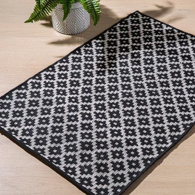 KSP Indoor / Outdoor 'Genas' Flatweave Rug 24x36" (/Natural