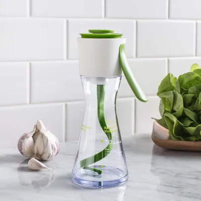 Chef'n Emulstir Salad Dressing Bottle