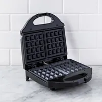 Salton Belgian Waffle Maker (Black)