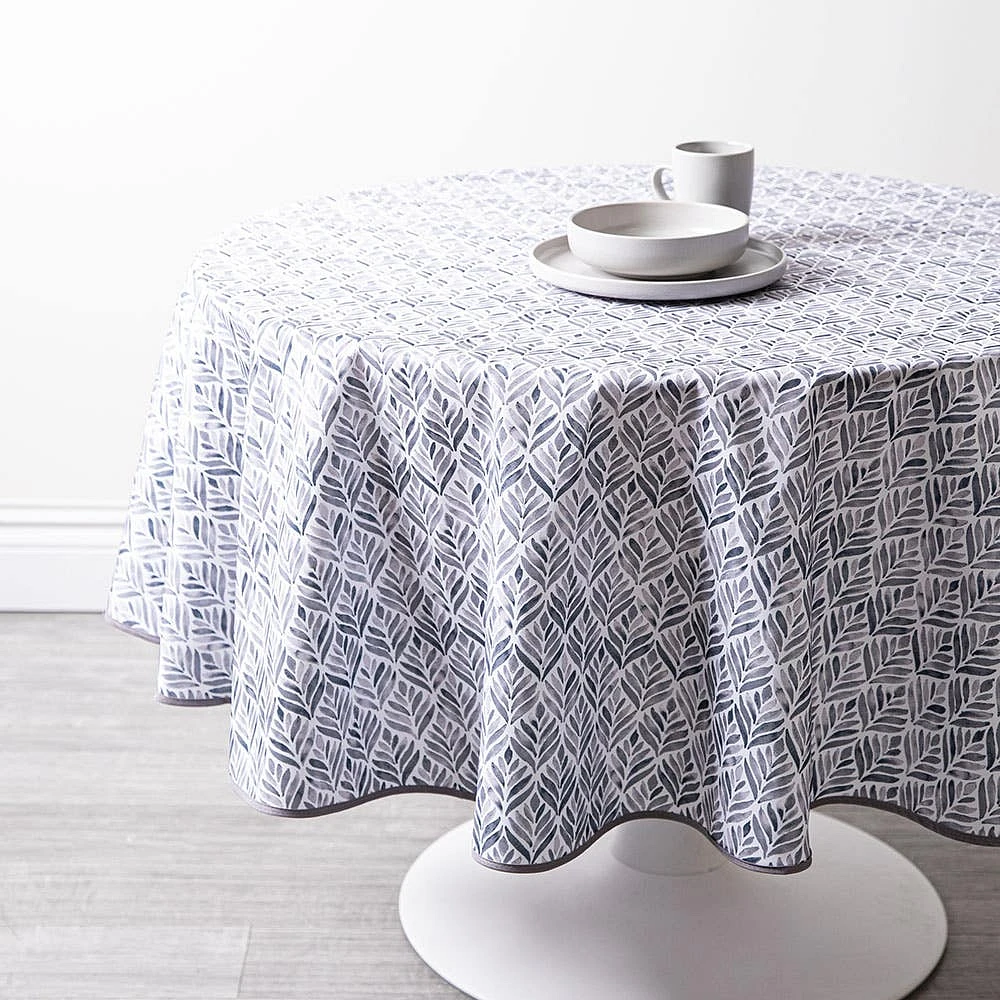 Easycare Printed 'Calme' Polyester Tablecloth 70" Dia. (Grey)