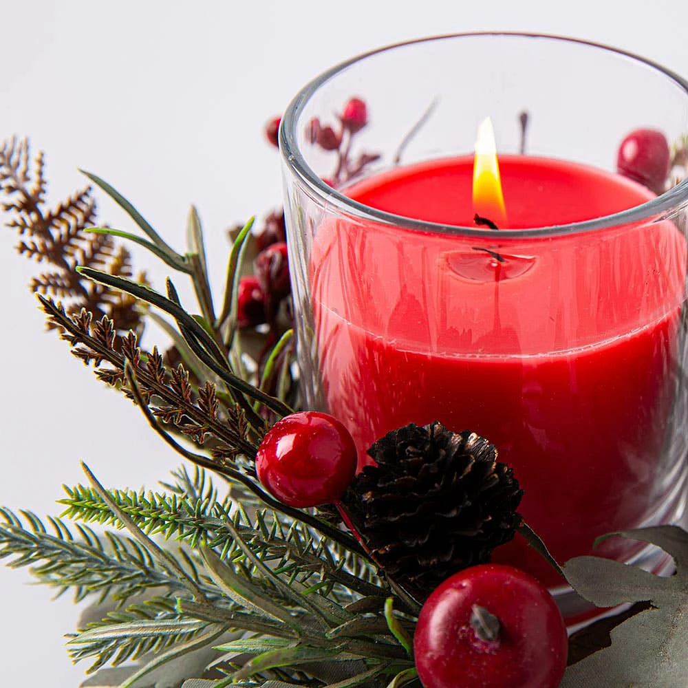 KSP Christmas Favour 'Garland' Unscented Candle 190g (Red)