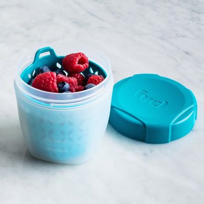 Fuel Breakfast Solution Fruit Basket with Strainer (Blue/White)