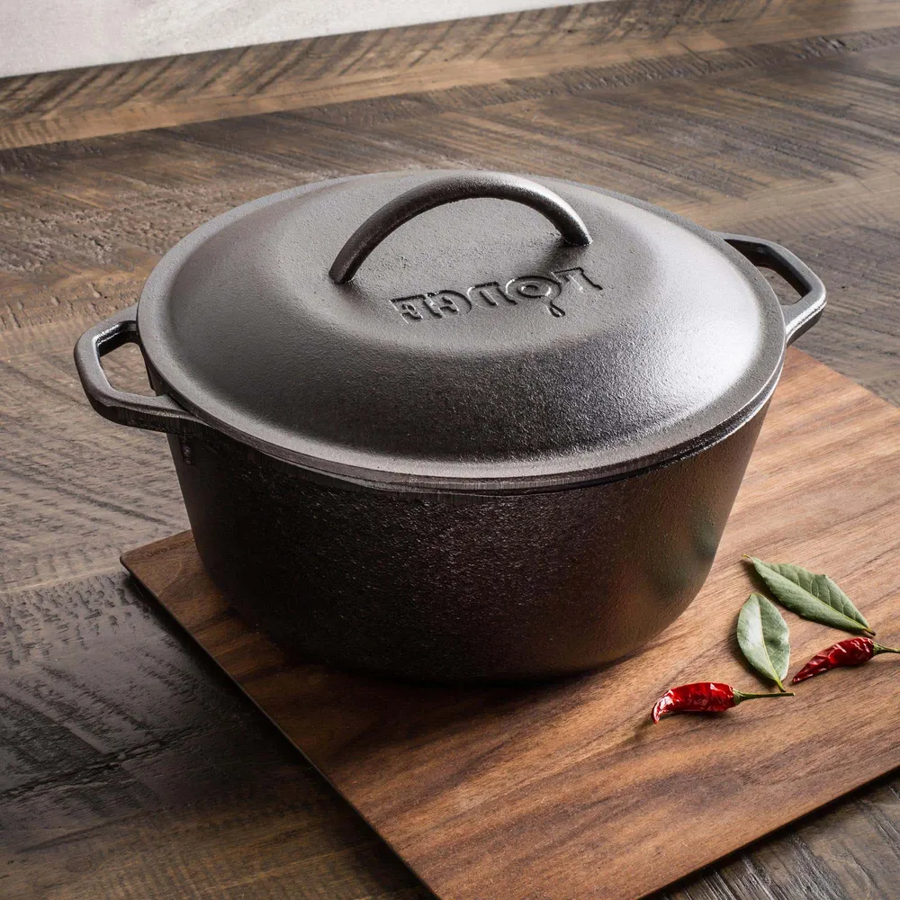 Lodge Logic Dutch Oven (Black)