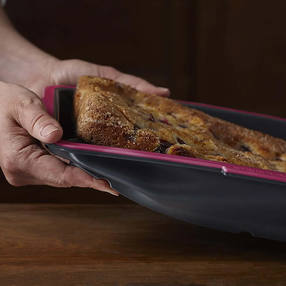 Trudeau Structure Silicone Oblong Cake Pan (Fuchsia/Grey)