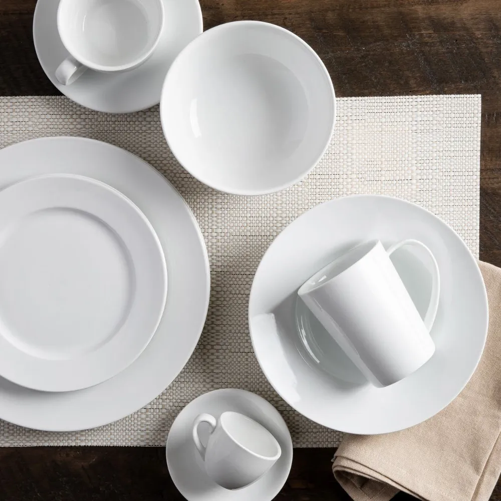 A La Carte 'Essentials' Porcelain Teacup with Saucer (White)