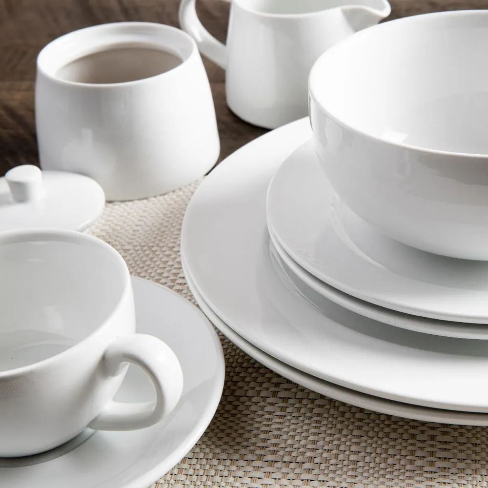 A La Carte 'Essentials' Porcelain Teacup with Saucer (White)