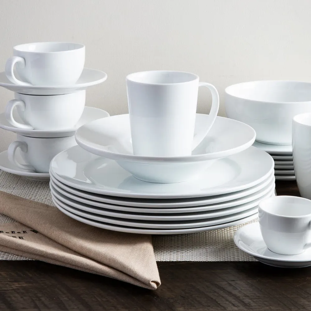 A La Carte 'Essentials' Porcelain Teacup with Saucer (White)