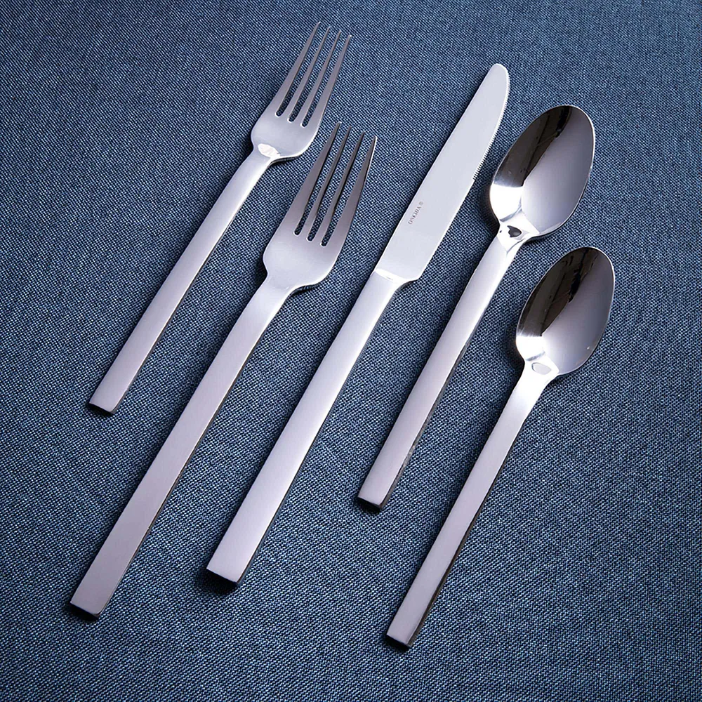 Oneida 'Noval' 20 pc. Flatware Set - Service for 4