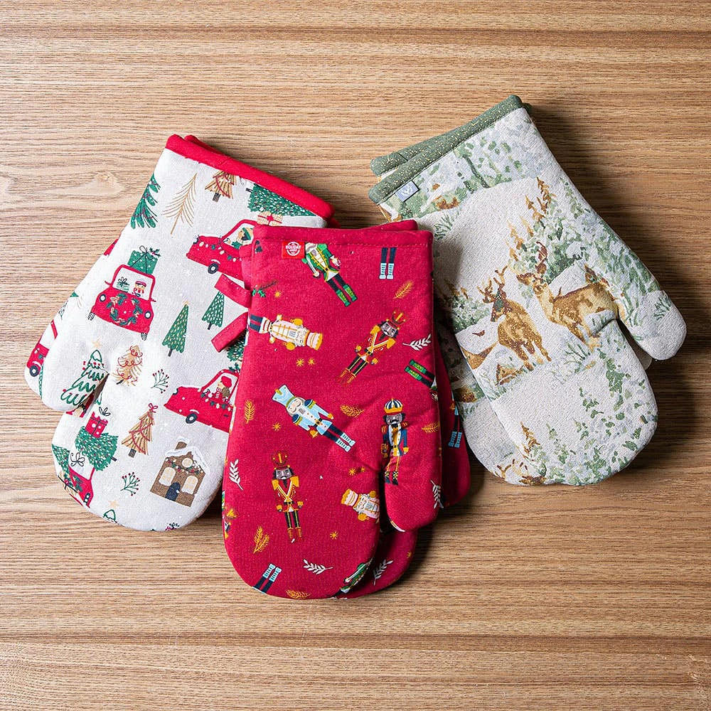 Harman Christmas 'Merry Nutcrackers' Cotton Oven Mitt - Set of 2