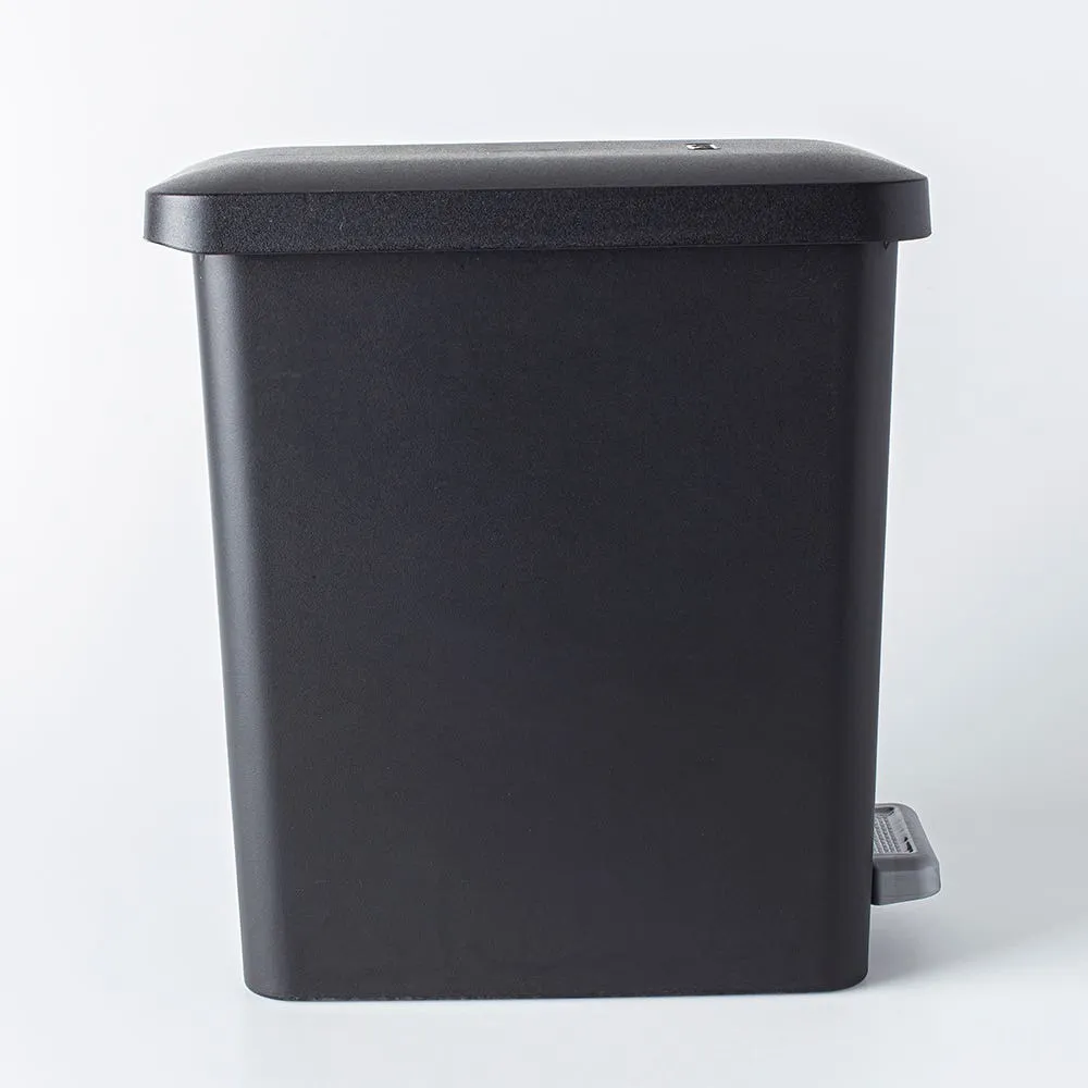 Sterilite Stepon Garbage Can (Black