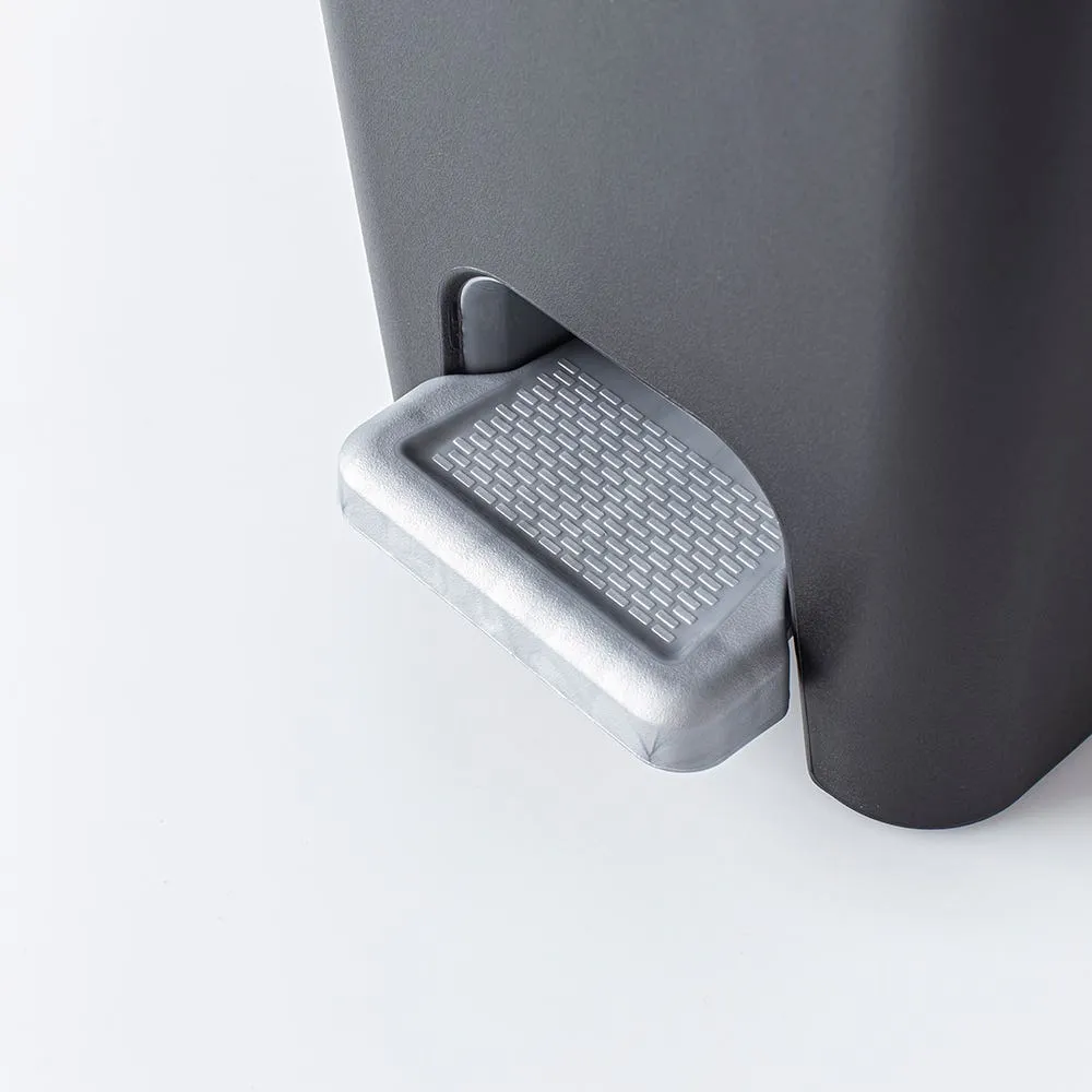 Sterilite Stepon Garbage Can (Black