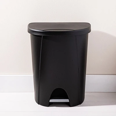 Sterilite Stepon Garbage Can 25 L (Black)