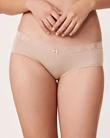 Culotte aux hanches