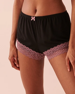 Short modal et bordure en dentelle