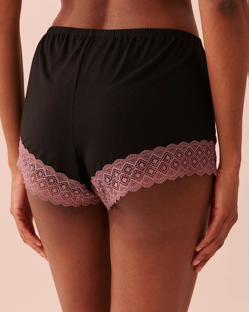 Short modal et bordure en dentelle