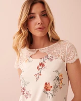 T-shirt ultra doux mancherons et encolure en dentelle