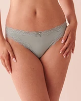 Culotte tanga microfibre et bordure de dentelle