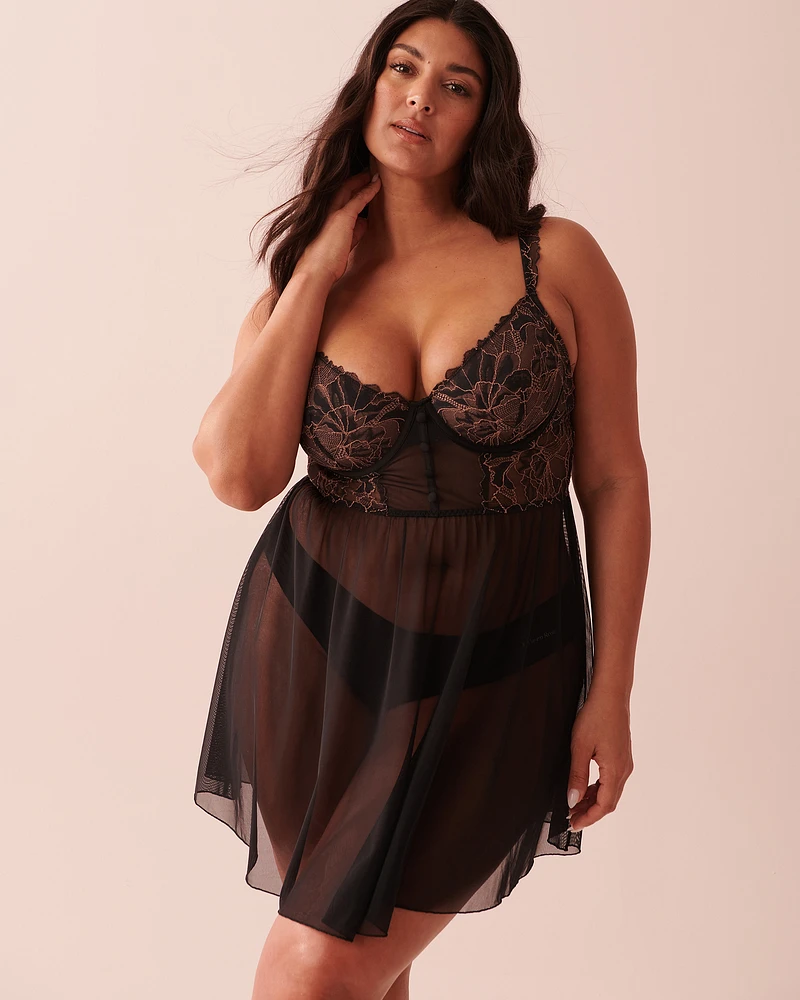 Nuisette en dentelle et résille