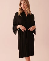 Kimono bordure de dentelle en jersey doux