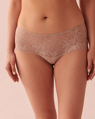 Culotte aux hanches en dentelle