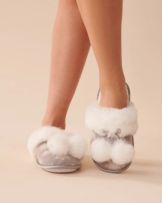 Pantoufles mules à pompons