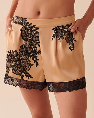 Short en satin et dentelle