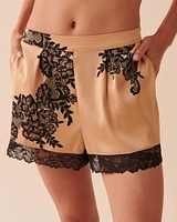 Short en satin et dentelle