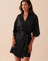 Kimono en satin et dentelle