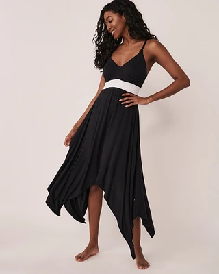 Robe asymétrique à bretelles minces