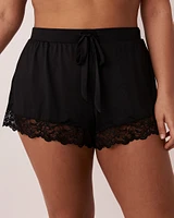 Short bordure de dentelle