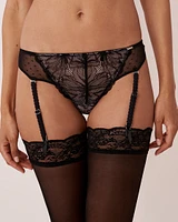 Culotte tanga dentelle et résille