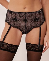 Culotte aux hanches dentelle et résille