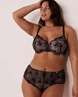 Culotte aux hanches dentelle et résille