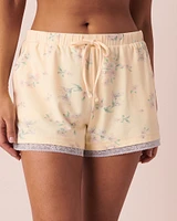 Short ultra doux détails de dentelle