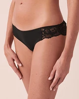 Culotte bikini coton et détail de dentelle festonnée
